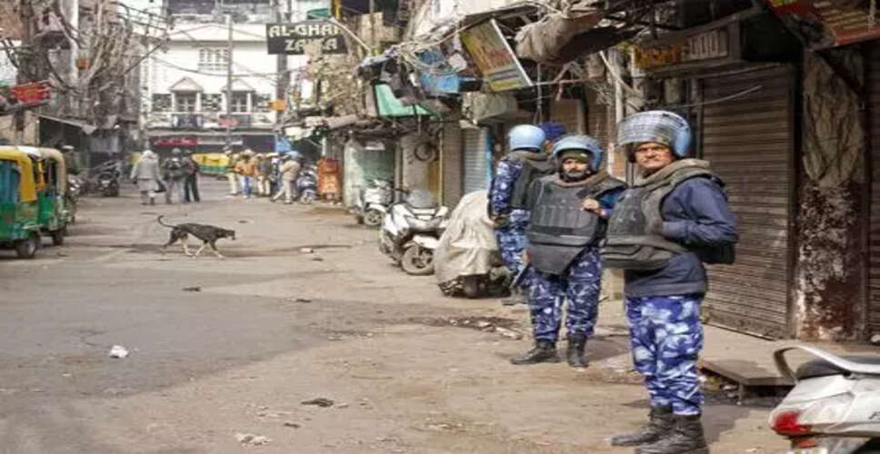 दिल्ली में नगरपालिका के विध्वंस अभियान के दौरान हिंसा में छह और गिरफ्तारियां