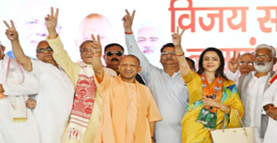 सुरजेवाला के विवादित बयान पर भड़के योगी, कहा- 'आधी आबादी का अपमान करोगे तो राजनीति लायक नहीं बचोगे'