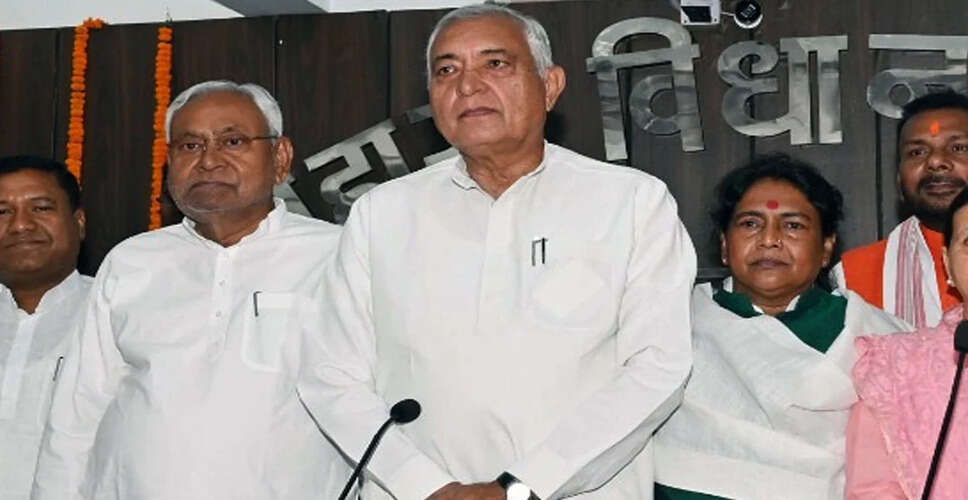 सांसद देवेश चंद्र ठाकुर ने सशस्त्र बलों के लिए एक साल का वेतन दान किया