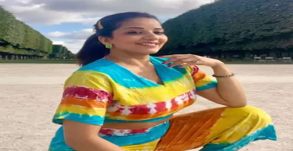मोनालिसा ने शेयर की नई तस्वीरें, स्टाइलिश और खूबसूरत नजर आईं