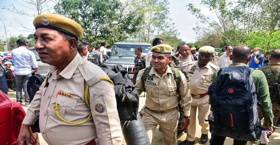 पश्चिम बंगाल चुनाव में बम धमाके से हड़कंप, मतदाता घायल