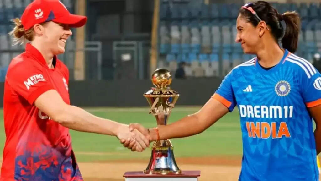 टीम इंडिया ने इंग्लैंड के खिलाफ 5 T20I सीरीज के लिए 15 सदस्यीय टीम की घोषणा की