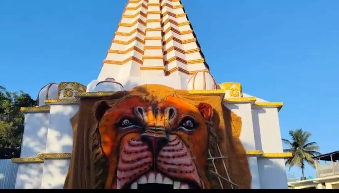 दुर्गा पूजा की धूमधाम: असम में महाशष्ठी का स्वागत