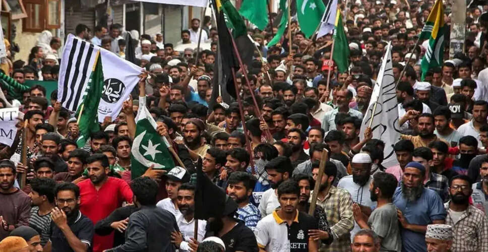 पाकिस्तान में JAAC का उदय: राजनीतिक ढांचे पर सवाल उठाते हुए