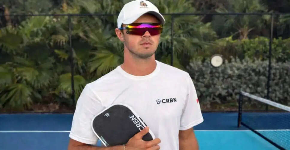 पिकलबॉल में सुधार के लिए तीन सामान्य गलतियाँ और उनके समाधान