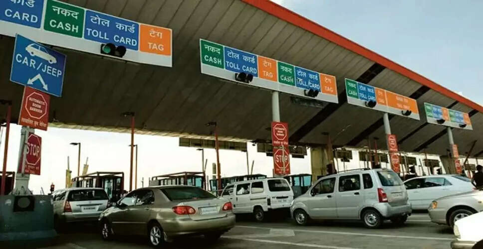 मुंबई-पुणे एक्सप्रेसवे पर बड़ा हादसा: ट्रक ने 20 वाहनों को टक्कर मारी