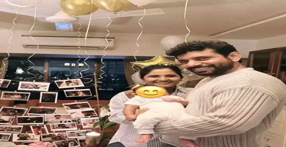 विनीत कुमार सिंह के बर्थडे पर पत्नी ने शेयर की बेटे की पहली तस्वीर