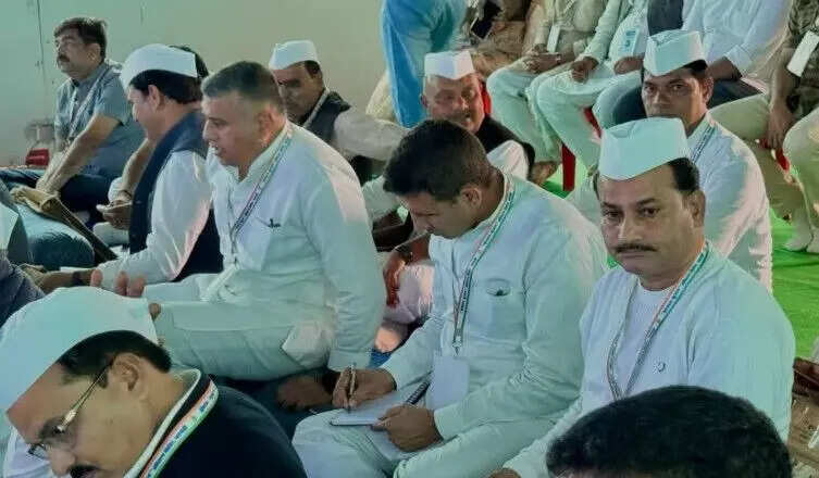 कांग्रेस का नया नारा: '70 साल बनाम 25 साल' चुनावी रणनीति में बदलाव