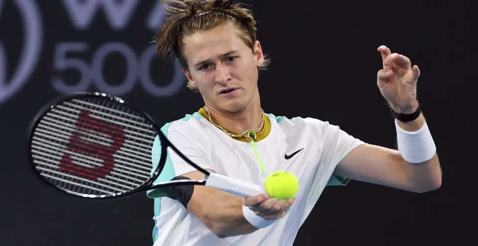 सेबास्टियन कोर्डा ने मियामी ओपन में अल्कराज को हराया