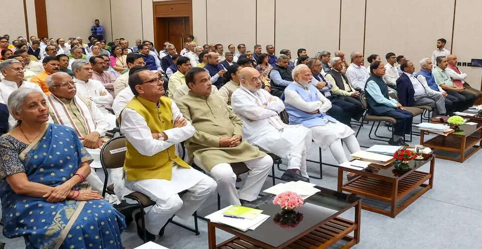 प्रधानमंत्री मोदी की बैठक में प्रशासनिक सुधार और आर्थिक मजबूती पर चर्चा