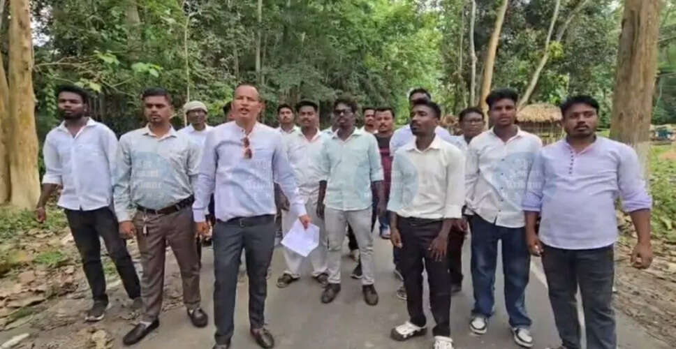मारियानी में सड़क हस्तांतरण के खिलाफ छात्रों का प्रदर्शन