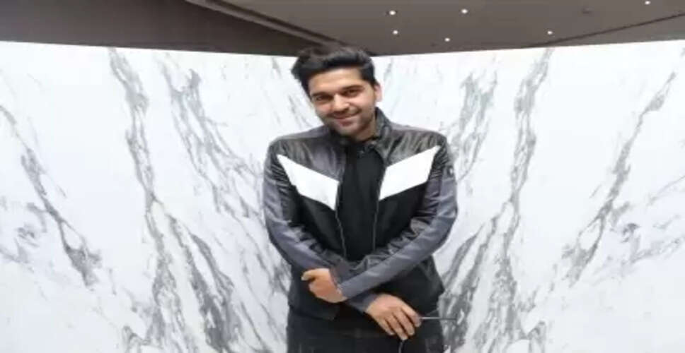 बर्थडे स्पेशल : शादियों में गाने वाले 'गुरु' की 'पटोला' ने बनाई किस्मत, ऐसे बनें 'जेन-जी' के फेवरेट