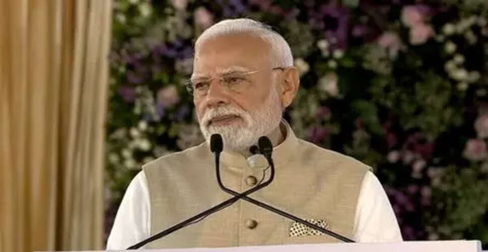 प्रधानमंत्री मोदी ने हंसालपुर में हाइब्रिड बैटरी उत्पादन का उद्घाटन किया