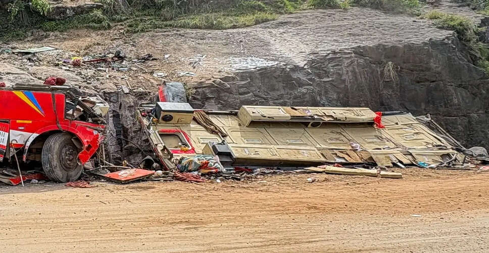 मिर्ज़ापुर में भयानक सड़क दुर्घटना में 11 लोगों की मौत