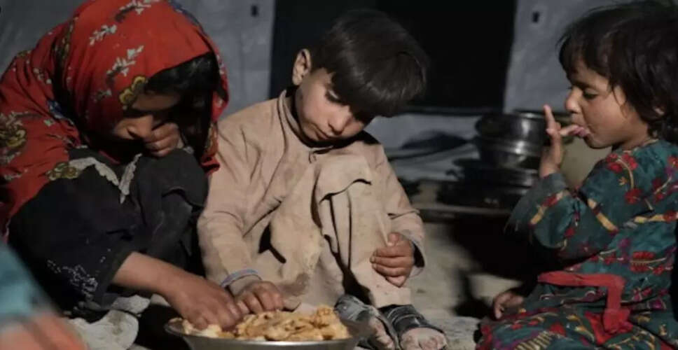 अफगानिस्तान में मानवता का संकट: परिवारों को बच्चों को बेचने पर मजबूर