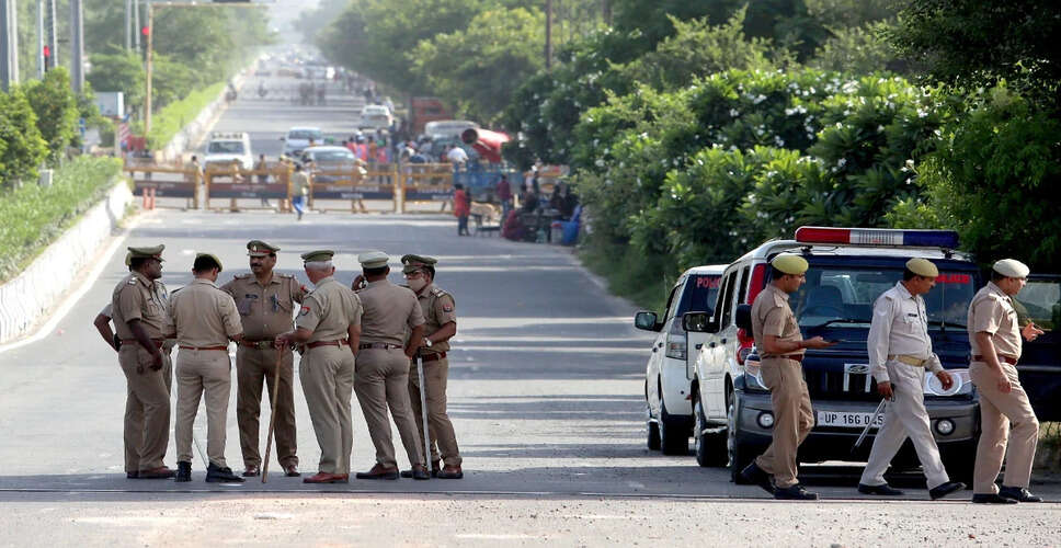 नोएडा में वाहन चोरी करने वाले गिरोह का भंडाफोड़, पांच गिरफ्तार