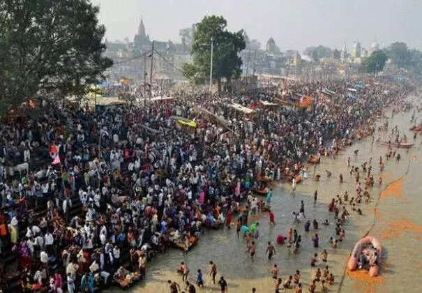 अयोध्या में 14 कोसी परिक्रमा का भव्य आयोजन, श्रद्धालुओं की भारी भीड़