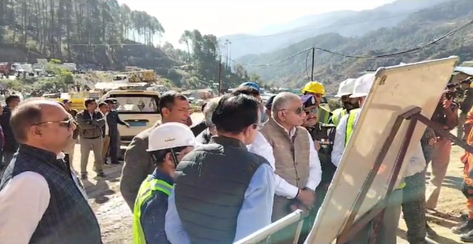 उत्तरकाशी टनल हादसा : अमेरिकन ऑगर्स मशीन से रेस्क्यू शुरू, केंद्रीय मंत्री वीके सिंह ने लिया जायजा
