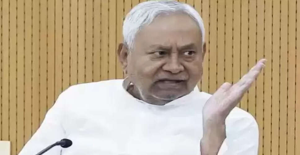 बिहार चुनाव में नीतीश कुमार की भूमिका पर RJD का सवाल