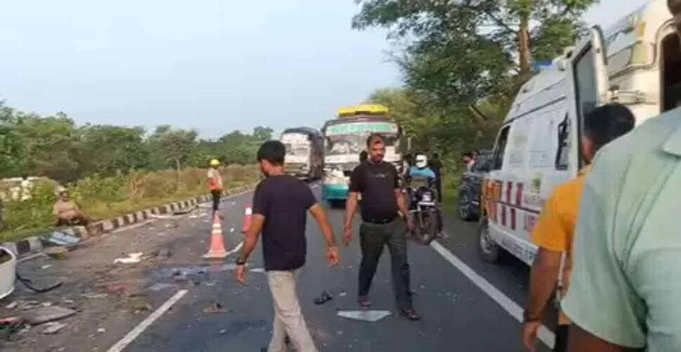 मध्य प्रदेश में भीषण सड़क हादसा: सिंगर समेत म्यूजिशियन ग्रुप के 4 सदस्यों की मौत, 7 घायल