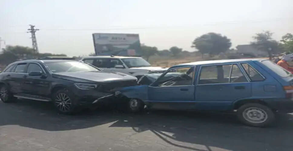 जयपुर-भीलवाड़ा हाईवे पर टकराव से टला बड़ा हादसा