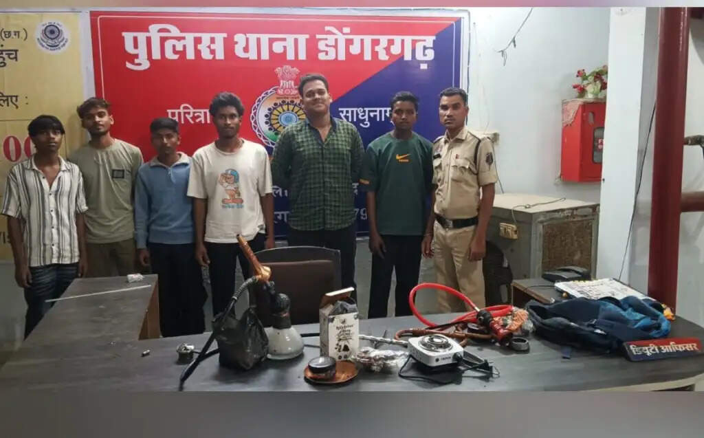 डोंगरगढ़ में हुक्का पार्टी पर पुलिस की छापेमारी
