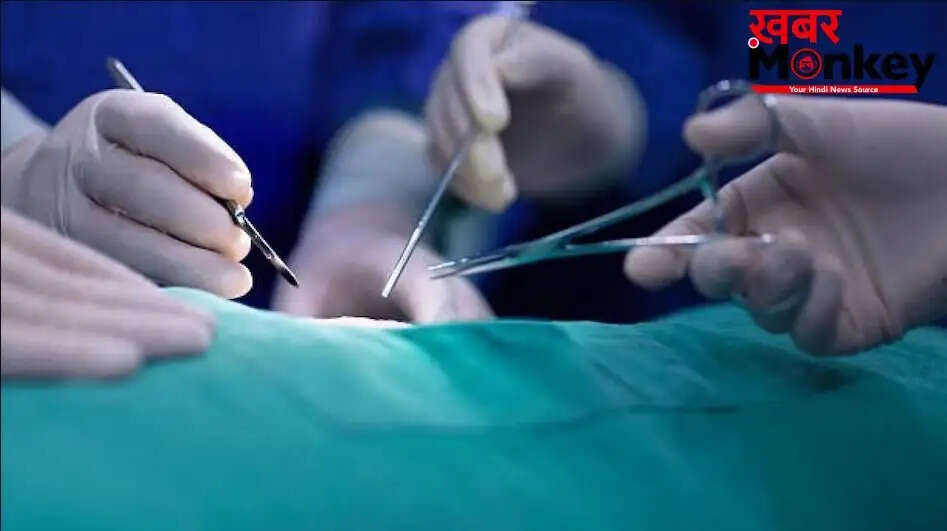 लखनऊ में अस्पताल की लापरवाही: महिला के पेट में टांके नहीं लगाए गए
