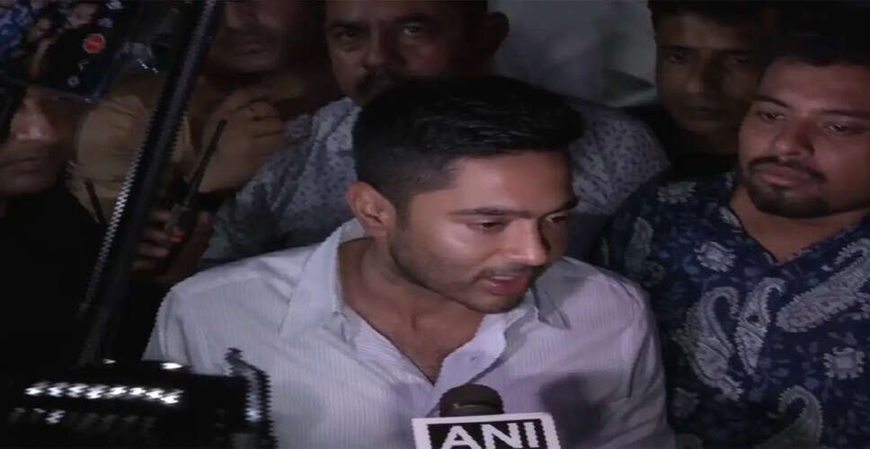 अभिषेक बनर्जी की लोकसभा स्पीकर से महत्वपूर्ण मुलाकात, टीएमसी के बागी सांसदों का मामला