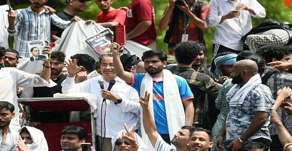 जयपुर में अभिजीत दिपके पर हमले के आरोपियों की रिहाई, समर्थकों ने किया जोरदार स्वागत