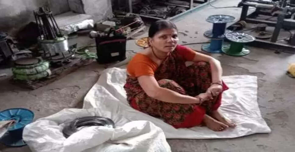 एक बेटे की प्रेरणादायक कहानी: मां की नौकरी से मुक्ति