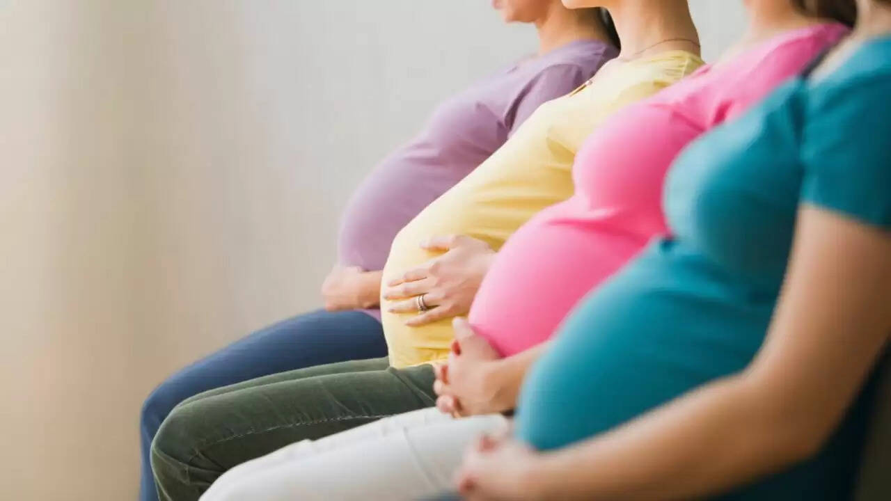 एक व्यक्ति की छह पत्नियां एक साथ गर्भवती, सोशल मीडिया पर मचा तहलका