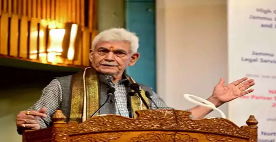 जम्मू : अब तक 5000 से अधिक लोगों का रेस्क्यू, एलजी मनोज सिन्हा ने अधिकारियों से की बात