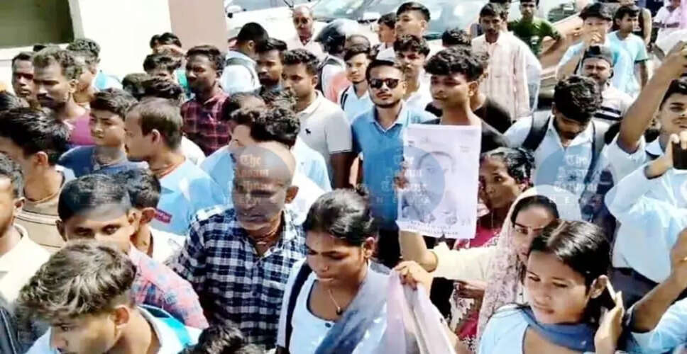 कहेती में 16 वर्षीय अस्मिता सरकार की हत्या के खिलाफ प्रदर्शन