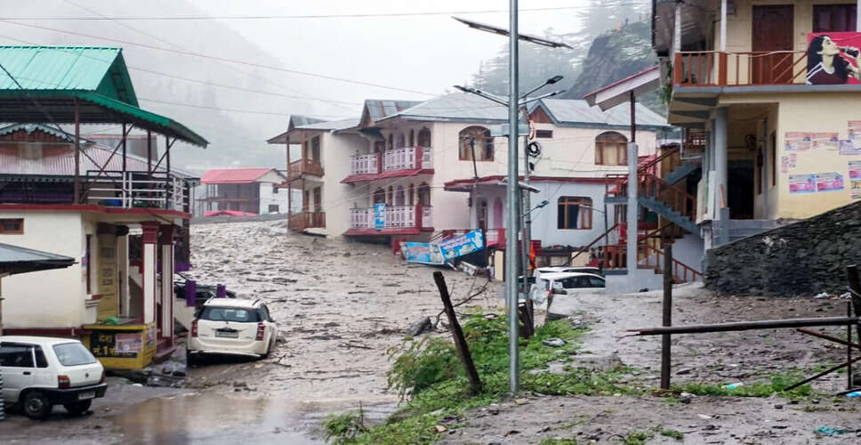 उत्तरकाशी में बादल फटने से आई बाढ़, चार लोगों की मौत और 130 से अधिक सुरक्षित