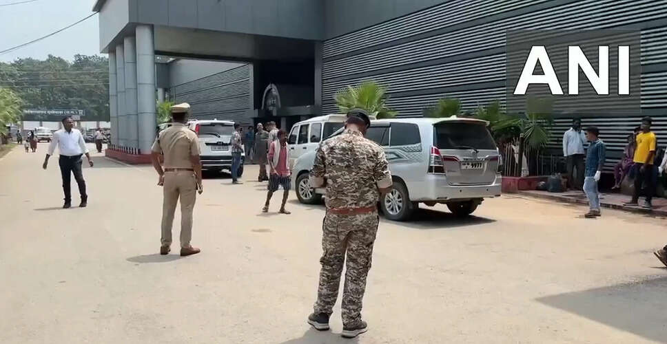 छत्तीसगढ़ में आईईडी विस्फोट से सीआरपीएफ के जवान घायल, नक्सली मुठभेड़ में एक ढेर