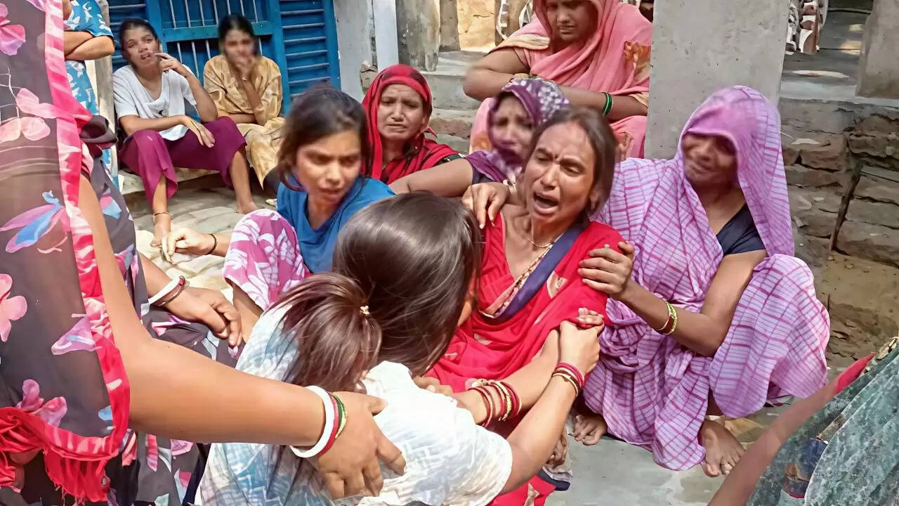 जौनपुर में दिवाली पर डिलीवरी ब्वॉय ने की आत्महत्या, होटल में मिला शव