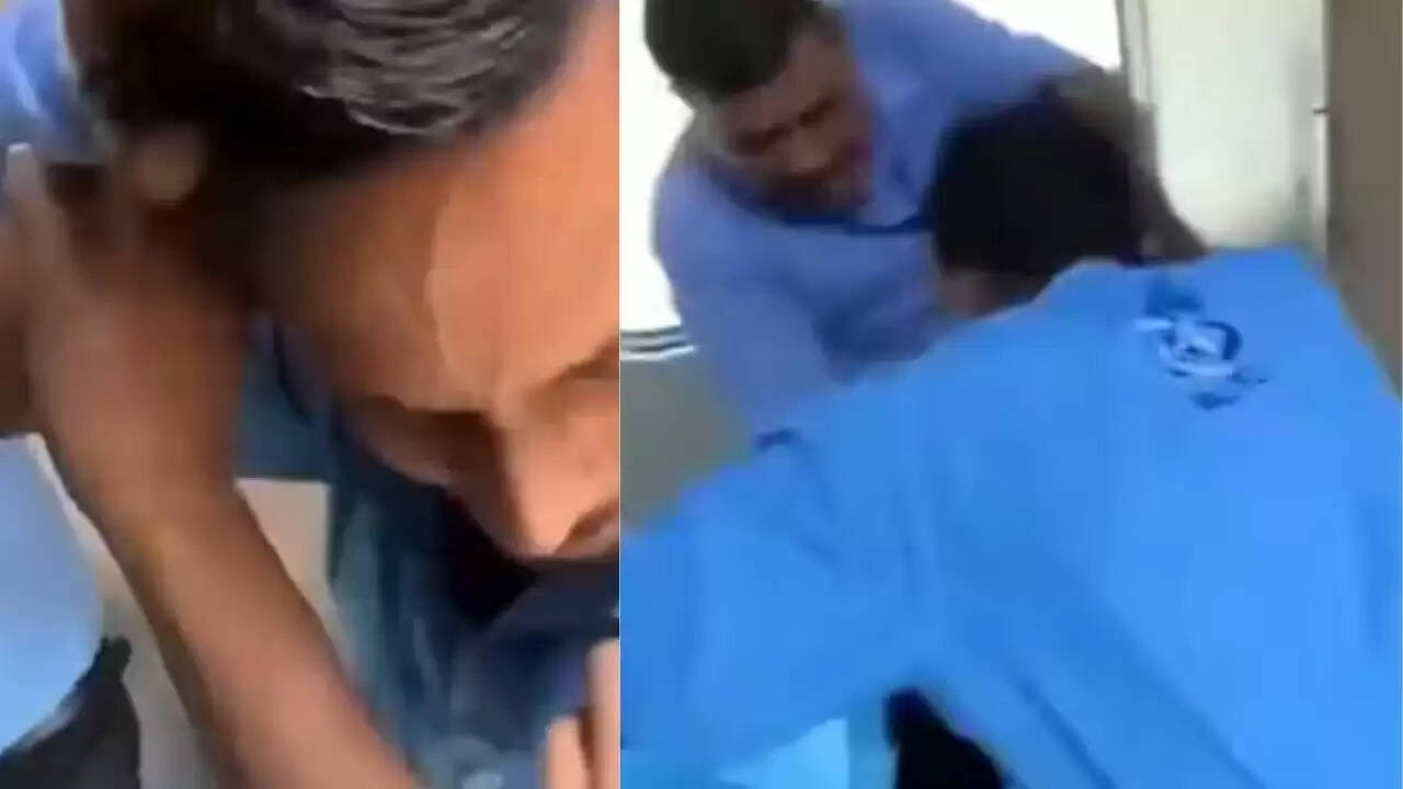 रेलवे पेंट्री में मैनेजर की बर्बरता: 5 रुपये के लिए कर्मचारी की पिटाई