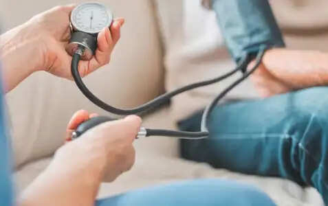 हाई ब्लड प्रेशर: जानें इसके कारण और बचाव के उपाय