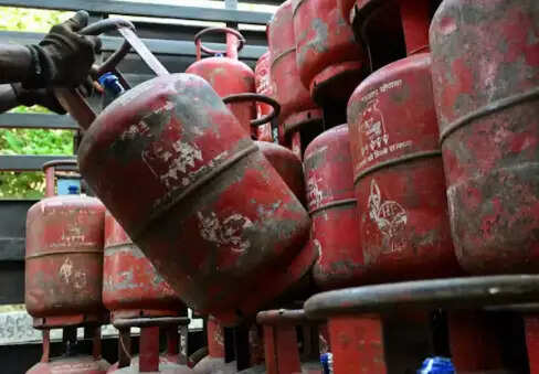 एलपीजी सिलेंडर के नए नियम: जानें क्या बदला है