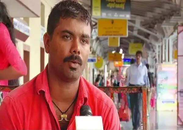 केरल के कुली ने फ्री वाई-फाई से सरकारी नौकरी की परीक्षा पास की