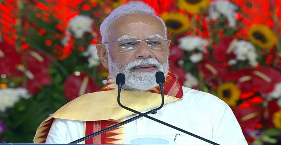 प्रधानमंत्री मोदी ने आतंकवादियों को दी चेतावनी, विकास परियोजनाओं का किया उद्घाटन