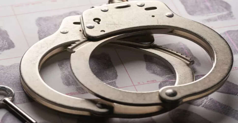 जम्मू-कश्मीर में आतंकवादियों के लिए सहायता करने वाले चार लोग गिरफ्तार