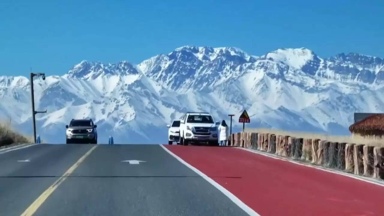 हिमालय की अद्भुत सुंदरता का वायरल वीडियो