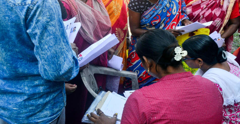 बहराइच में मतदाता सूची पुनरीक्षण में लापरवाही पर दो बीएलओ निलंबित