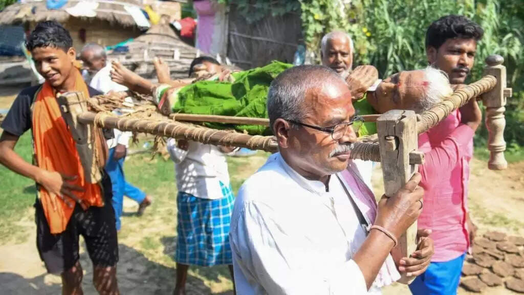 प्रधानमंत्री मोदी का वाराणसी दौरा और बिहार चुनाव में रिकॉर्ड मतदान