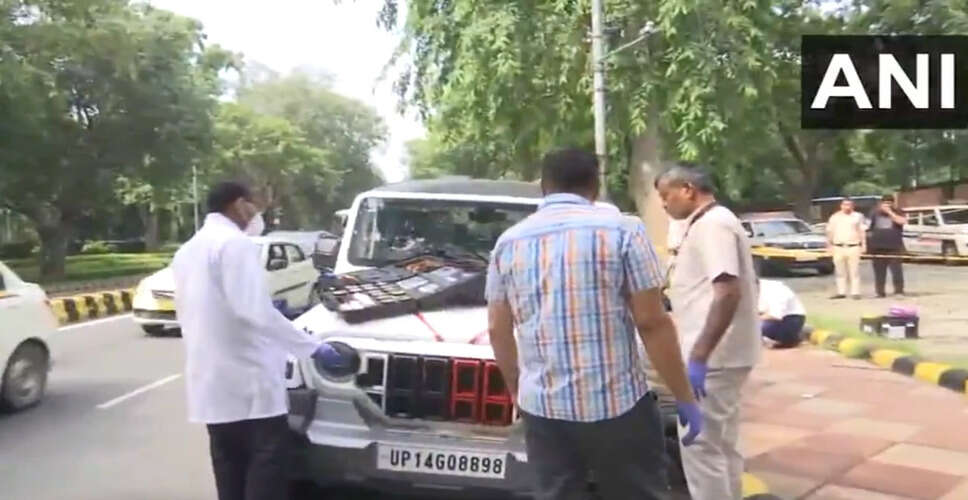 दिल्ली में तेज रफ्तार गाड़ी से पैदल यात्रियों को कुचला, एक की मौत
