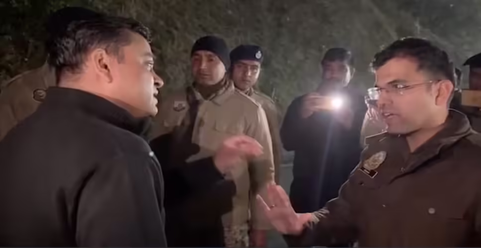 दिल्ली पुलिस और यूथ कांग्रेस कार्यकर्ताओं के बीच विवाद: हिमाचल में गिरफ्तारी का मामला