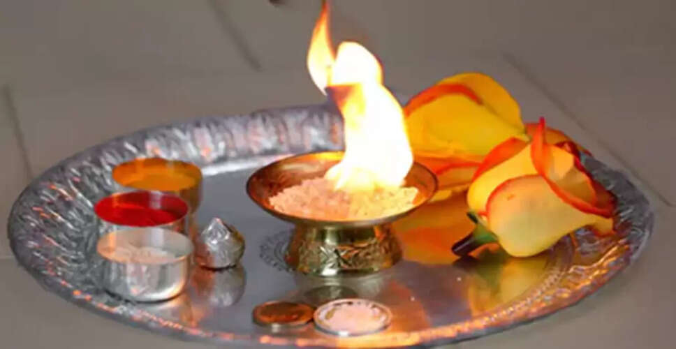 नवरात्रि में कपूर के दीपक जलाने के लाभ और महत्व