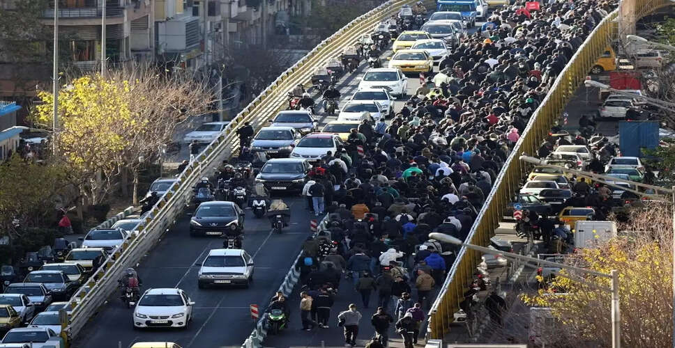 ईरान में बढ़ते विरोध प्रदर्शन: खामेनेई शासन के खिलाफ जनाक्रोश