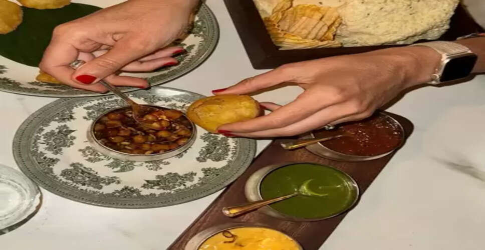 लंदन ट्रिप के दौरान जेसिका अल्बा ने खाए गोलगप्पे, फोटो की शेयर